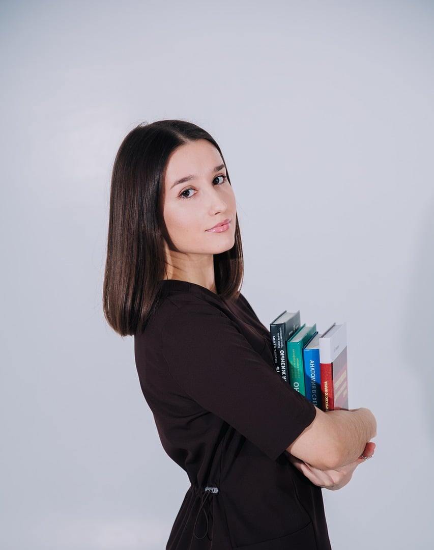 woman doctor portrait healthcare clinic